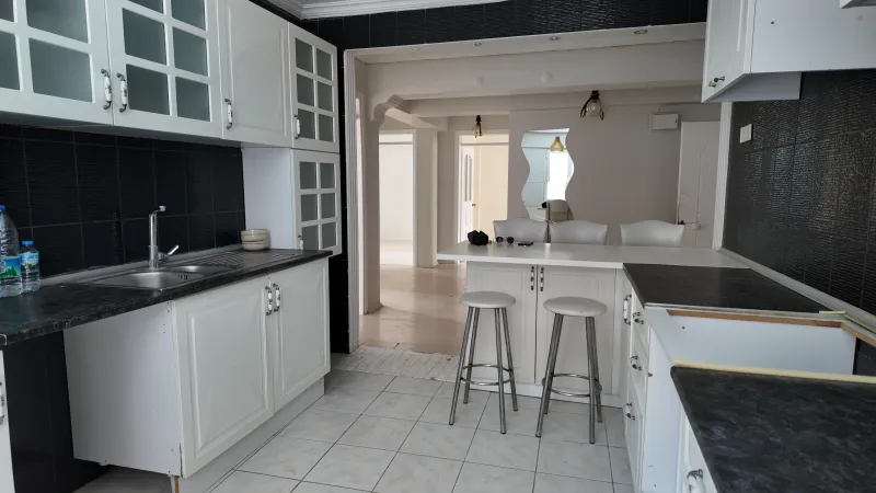 ŞİRNYER MERKEZDE 140 M2 GENİŞ KULLANIŞLI MASRAFSIZ DAİRE