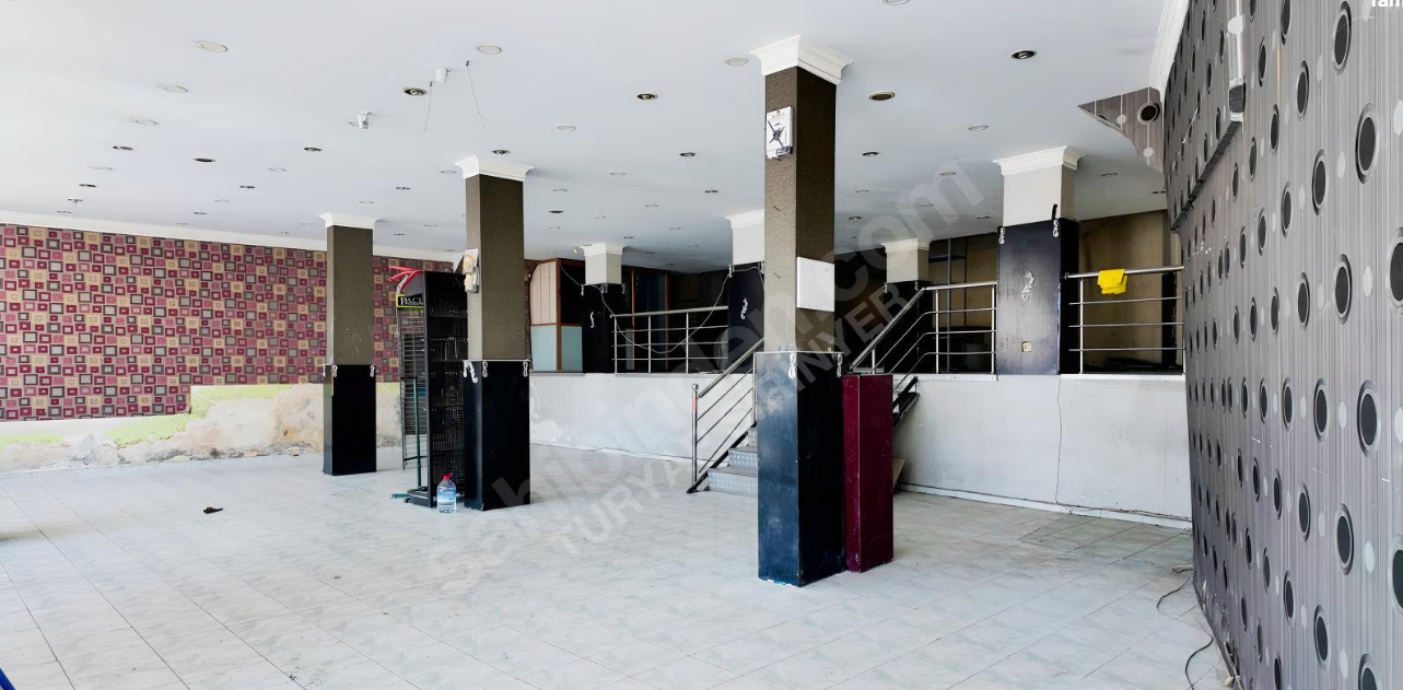MEYDAN CEPHELİ 200+40 M2 KİRALIK MAĞAZA — Buca, İzmir