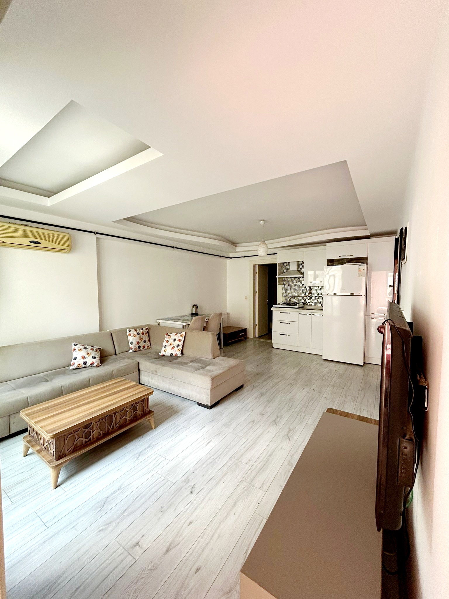 BUCA YAYLACIK ÜNV.YAKINI FULL EŞYALI 1+1 DAİRE — Buca, İzmir